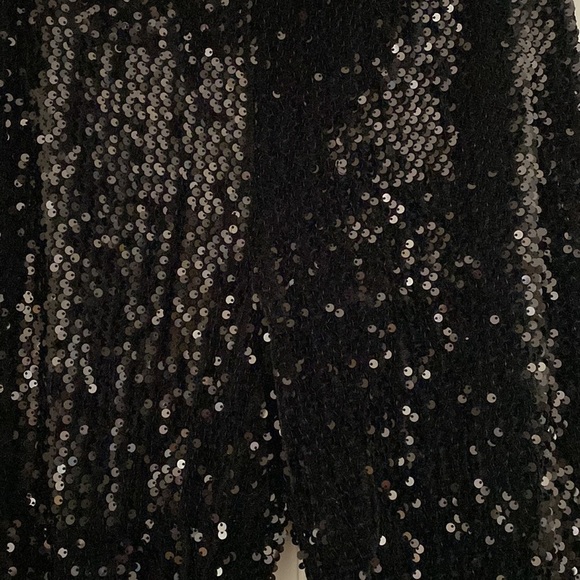 ✅Forever21 glam black sequins pants w/ stretch waist. Total disco 🪩 vibes. - Picture 2 of 3